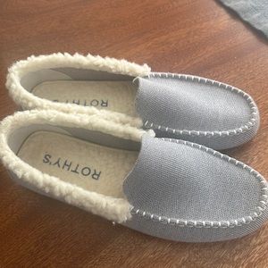 Like new- love Rothy’s but not using these.